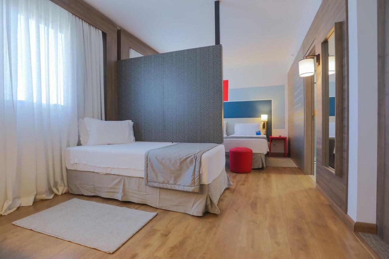 Hotel Tryp By Wyndham