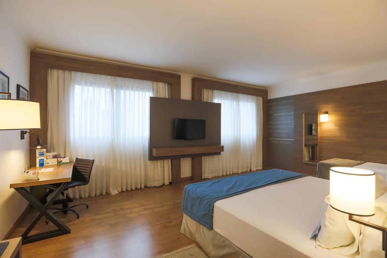 Hotel Tryp By Wyndham 5*